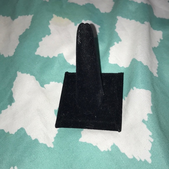 ring display - Picture 1 of 1